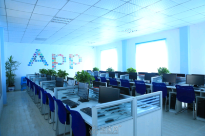 從零基礎(chǔ)到軟件開發(fā)高手 江西新華電腦助力實(shí)現(xiàn)夢想